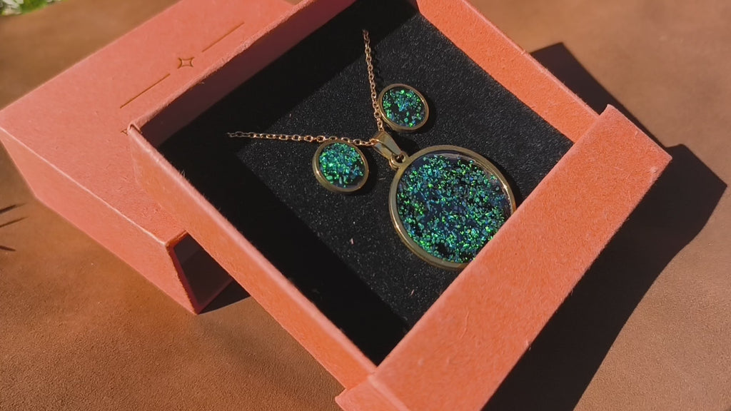 P-3 Opal Pendant and Earing set (Green Bean)